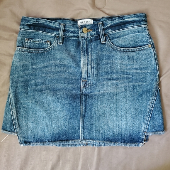 Frame Denim Dresses & Skirts - FRAME le mini denim skirt size 28